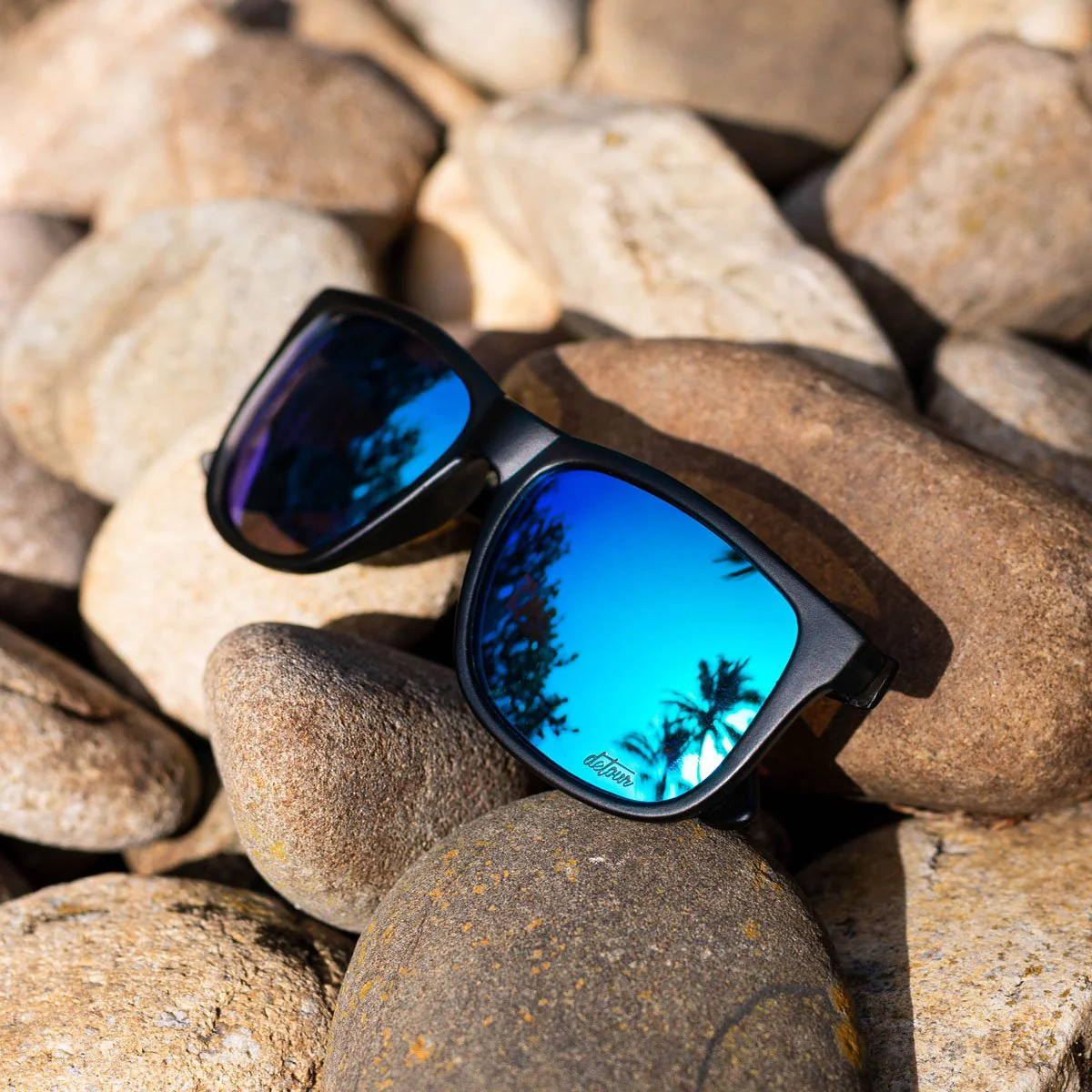 Eminence - Frosted Storm Gray- Electric Blue Lens Polarized - Image 4